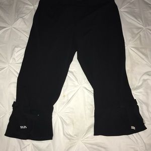 Cute black capris